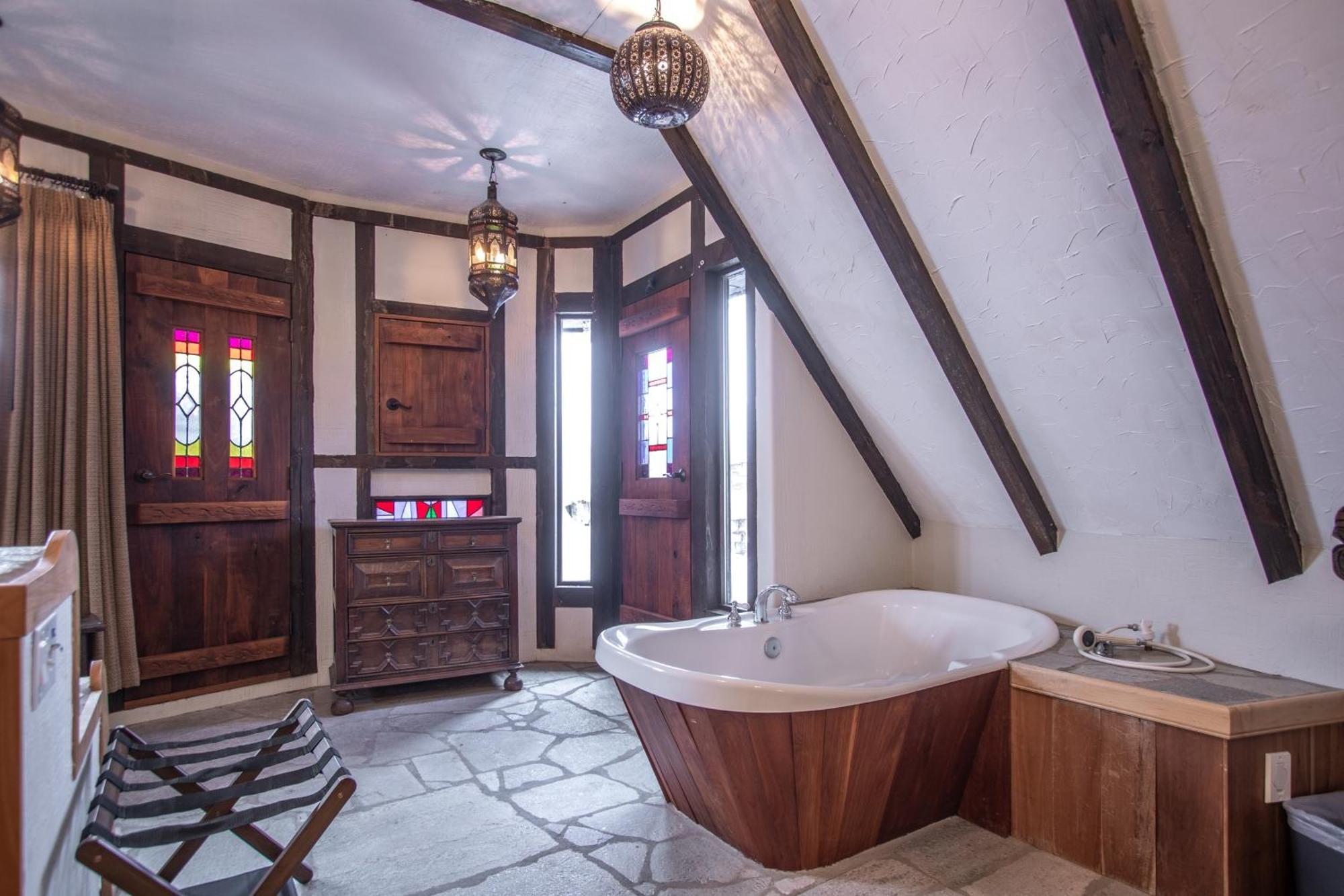 Schweitzer Castle Villa Sandpoint Exterior foto